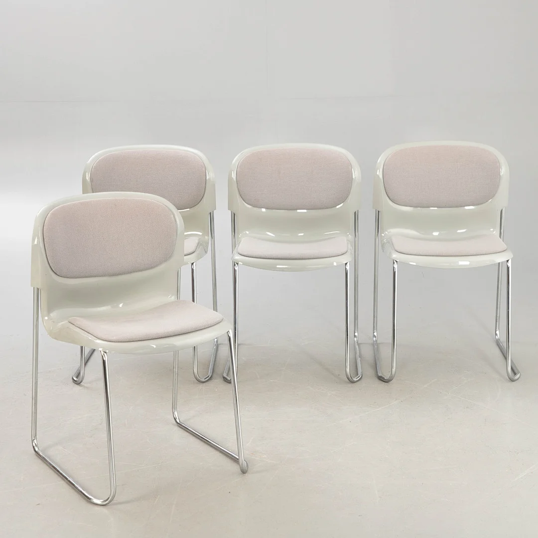GERD LANGE. Stapelstühle Modell 'Swing', Drabert, Deutschland, 2. Hälfte 20. Jh. (4). — Armchairs & Chairs — Stockholms Auktionsverk Hamburg