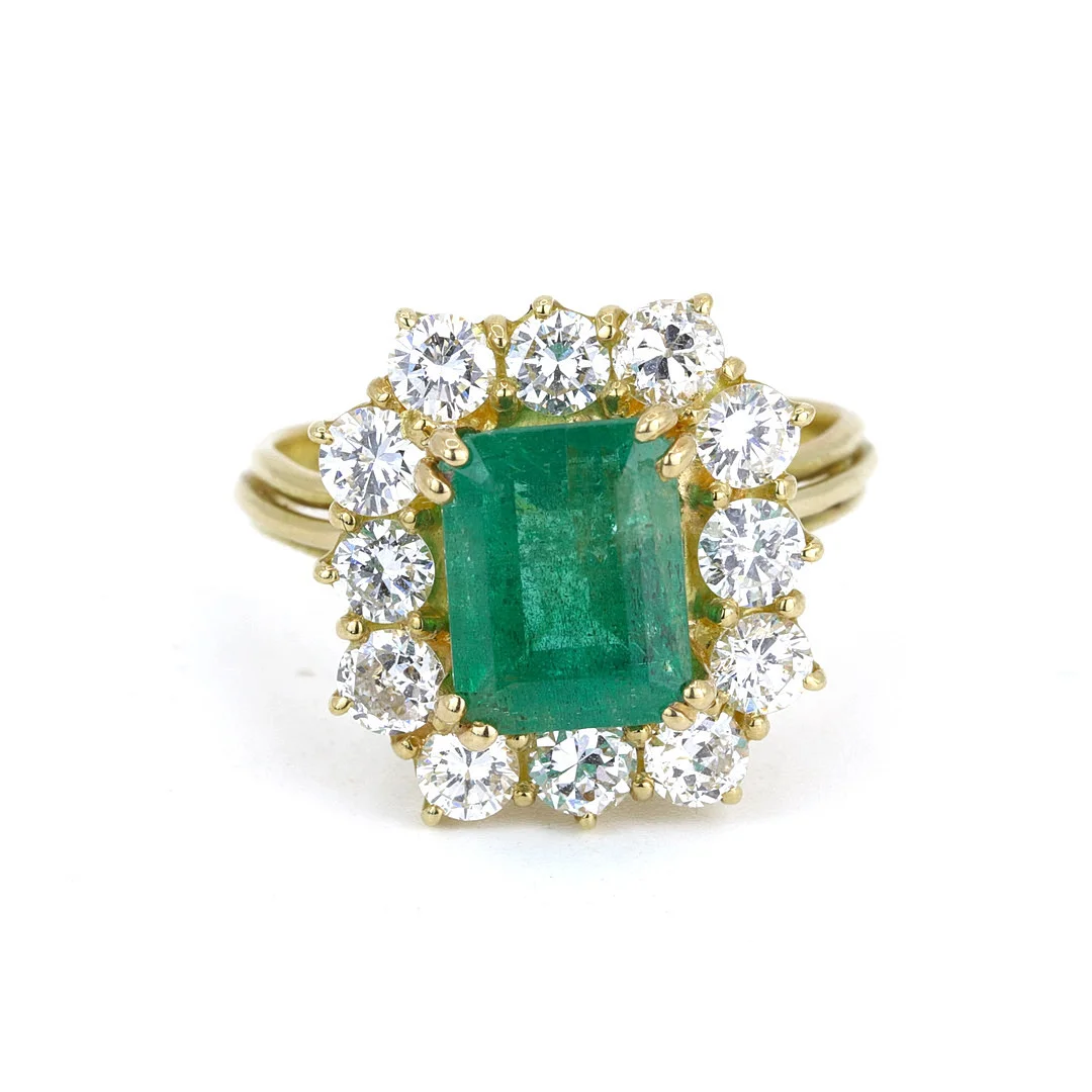 18CT GOLD EMERALD & DIAMOND RING. — Rings — Chalkwell Auctions