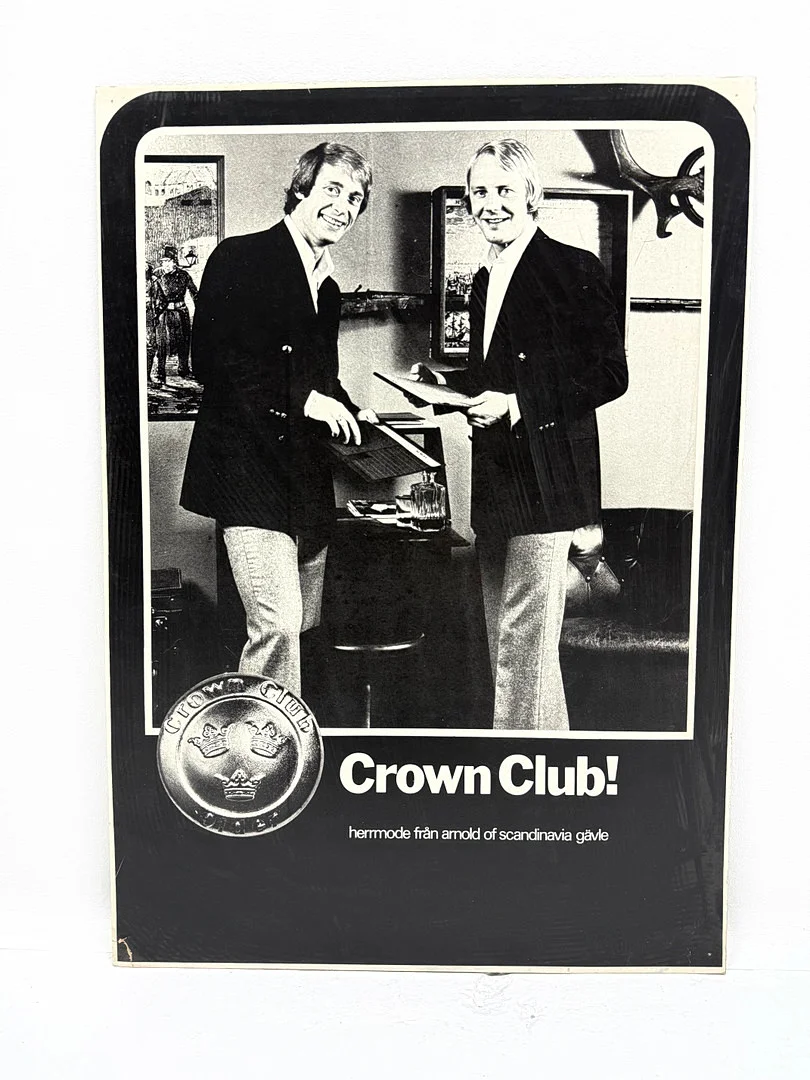 Reklamaffisch - Crowne Club 1970 tal. — Advertising & Signs — TOKA Auktionshus