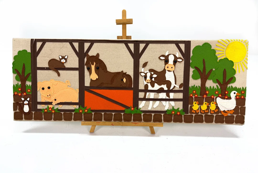 BARNTAVLA, Ladugård, textil, 1970 tal. — Other — TOKA Auktionshus