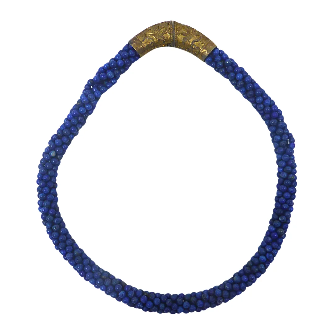LAPISLAZULI-PERLENKETTE MIT VERSCHLUSS AUS 925ER SILBER. — Necklace — Auktionshaus Stuber's Hammerschlag