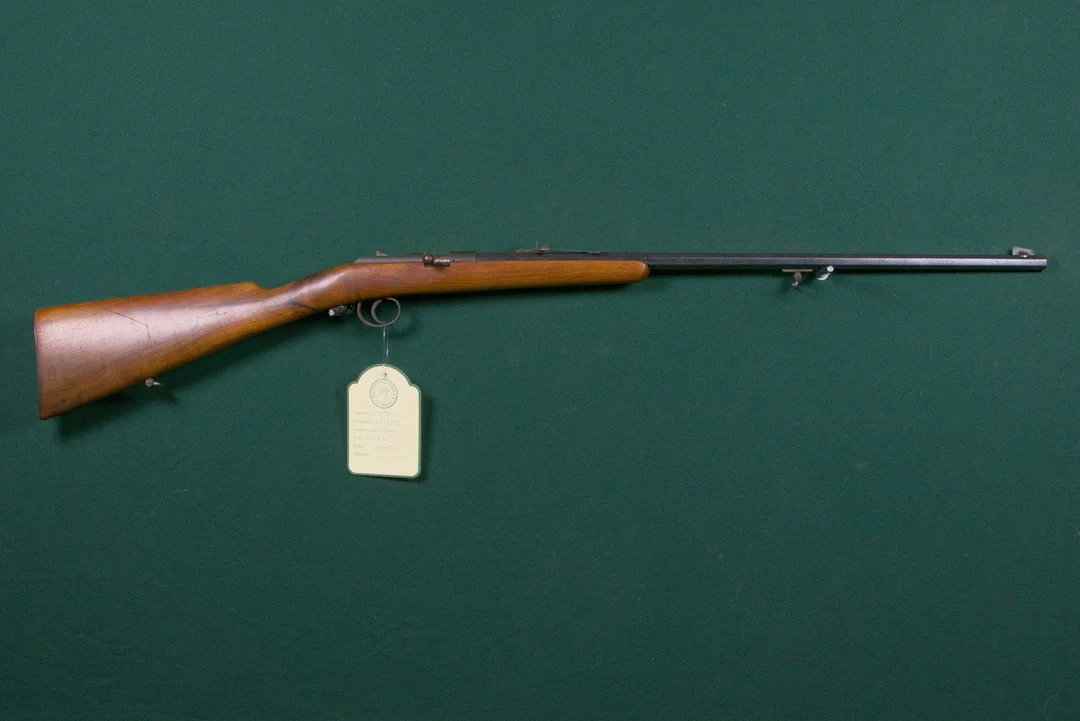 Husqvarna kal. 22LR tillv.nr 43062 SE0196479. — Rifles — Mauritz Widforss