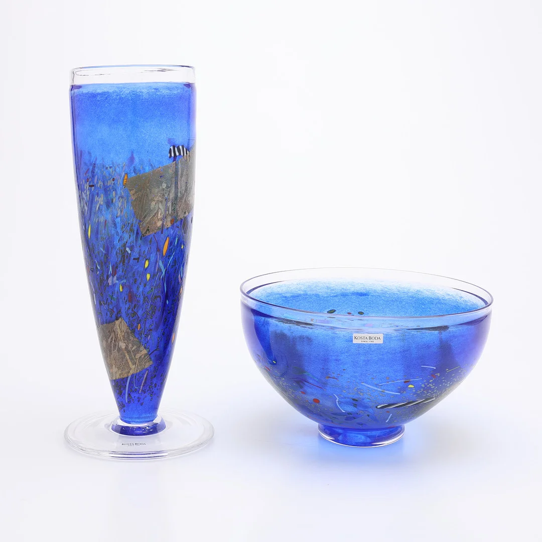 BERTIL VALLIEN. SKÅL SAMT VAS, "SATELLITE", KOSTA BODA. — Art glass — Crafoord Auktioner Lund