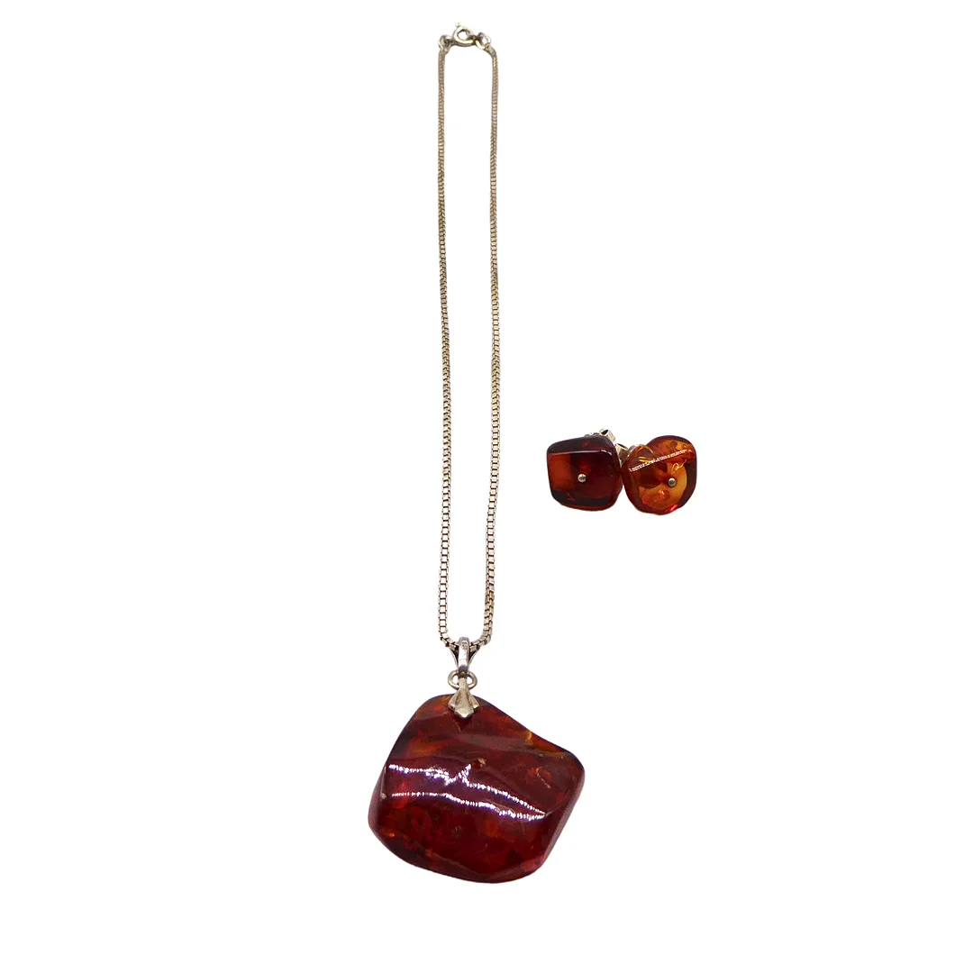 BERNSTEIN - SCHMUCKSET, KETTE UND OHRSTECKER MIT 925ER SILBER. — Jewellery Suites — Auktionshaus Stuber's Hammerschlag