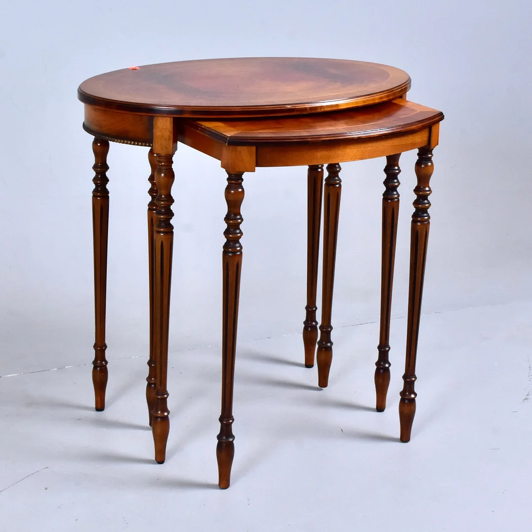 SATSBORD, 2 delar, gustaviansk stil, 1900-tal. — Tables — Halmstads Auktionskammare