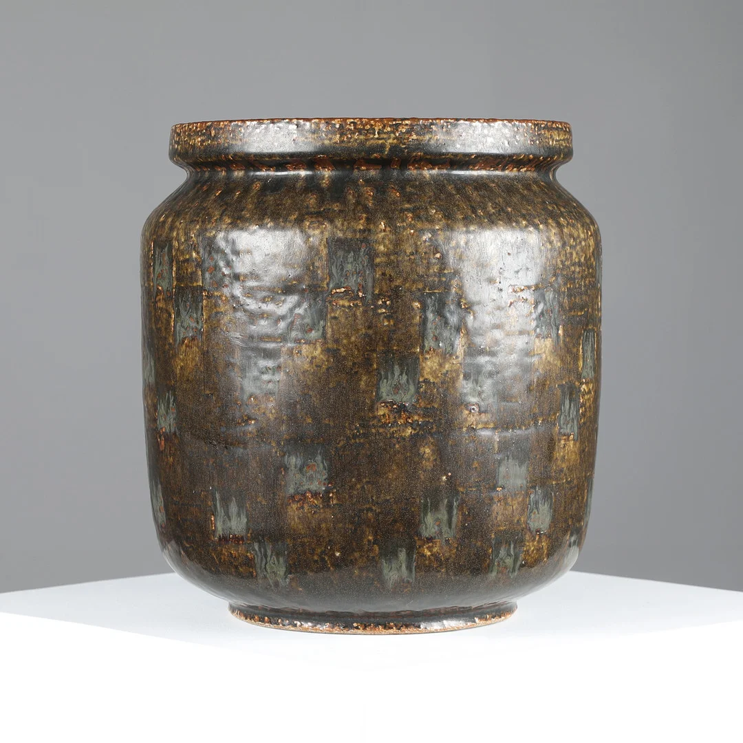 EVA STÆHR-NIELSEN (1911–1976). Saxbo. Stor vase af chamottestentøj. — European — Bidstrup Auktioner