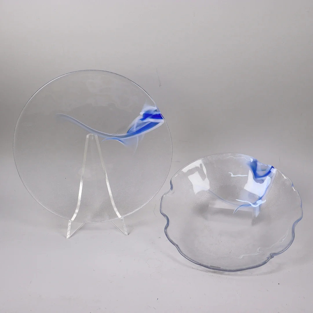 ANNA EHRNER. "Blue Sky", fat och skålfat i glas, Kosta Boda, 2 delar. — Utility glass — Markus Auktioner
