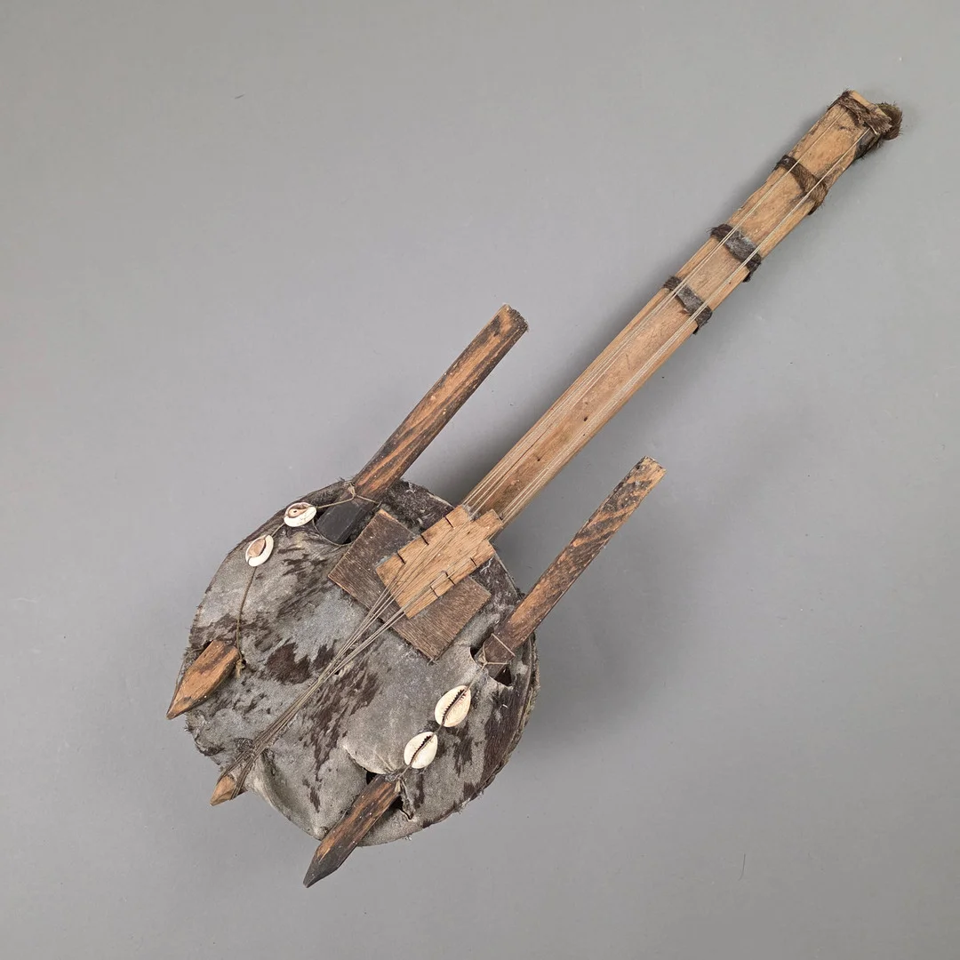 STEGHARFE "KORA" - WESTAFRIKA. — Musical instruments — Auktionshaus Blank