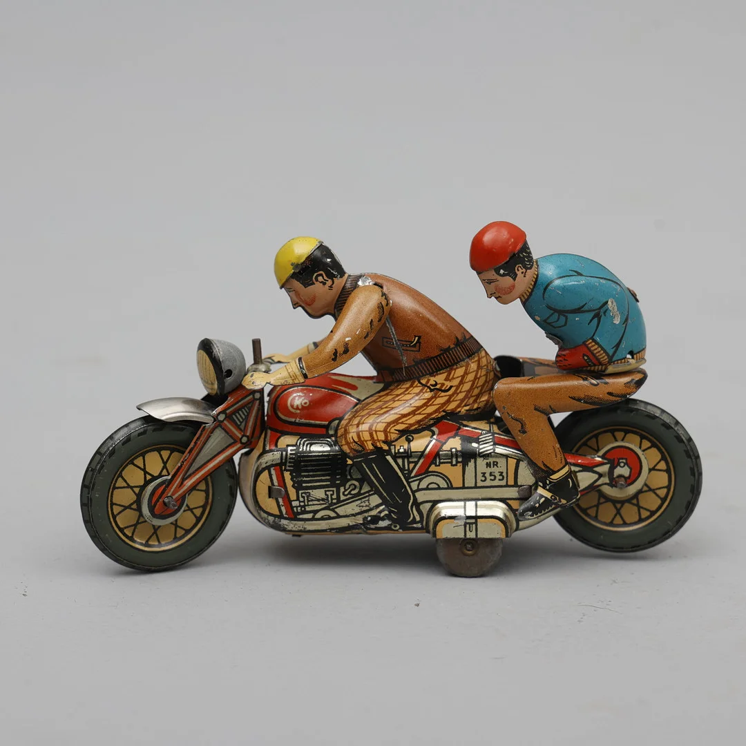 LEKSAKSMOTORCYKEL, litograferad plåt, CKO, Kellerman, Nr 353, Tyskland. — Toys — Södermanlands Auktionsverk