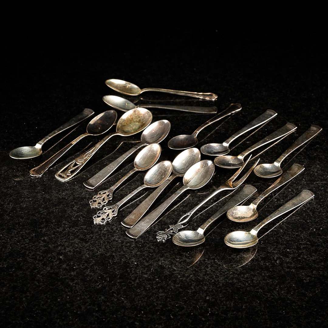 TESKEDAR / PLOCKGAFFEL, Silver. (18 delar). — Silver — Norrlands Auktionsverk