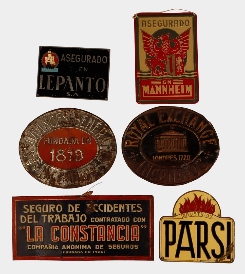 La Constancia y otros, seis placas de seguros en chapa. — Advertising & Signs — Barcelona Auctions