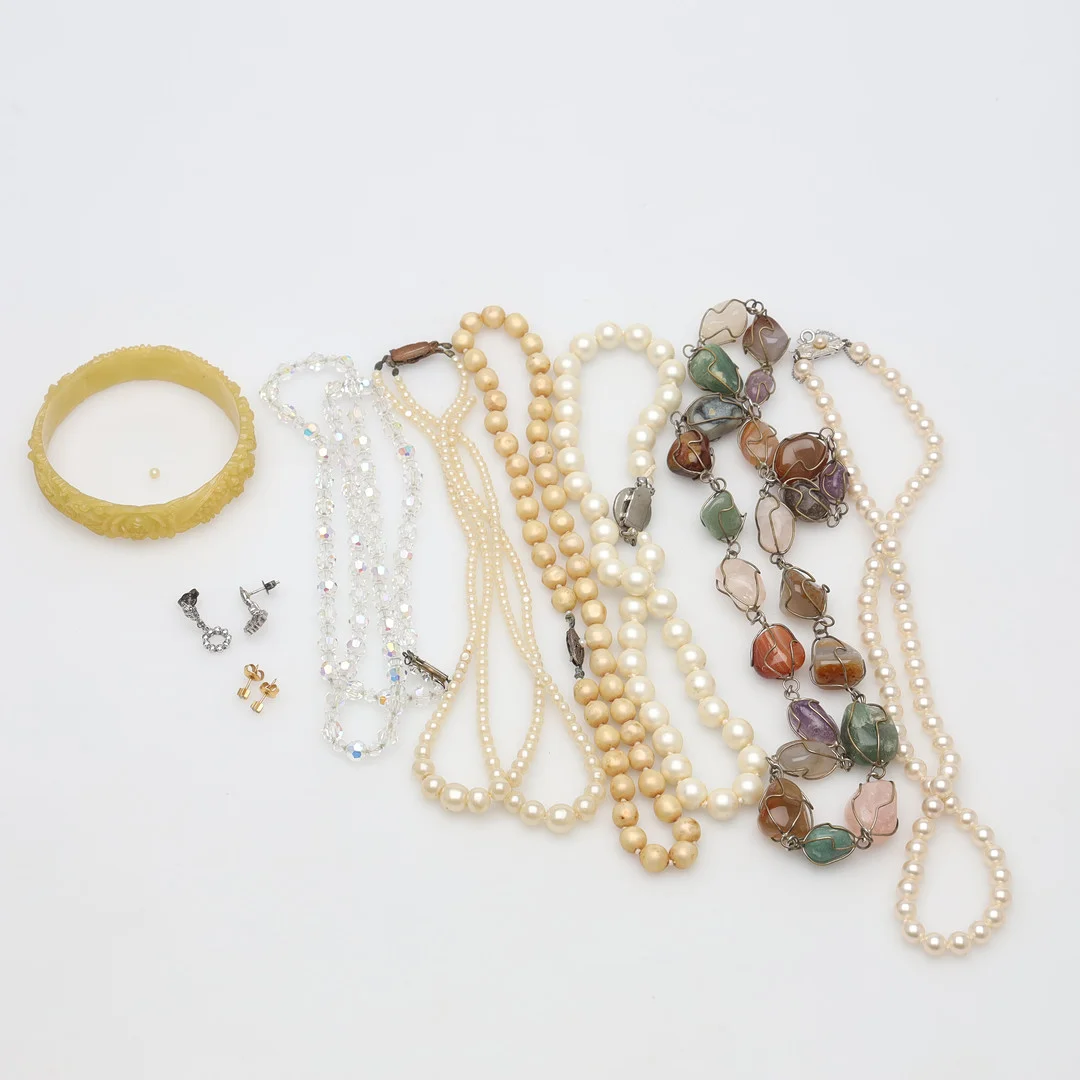 PARTI BIJOUTERIER. — Costume Jewellery — Borås Auktionshall
