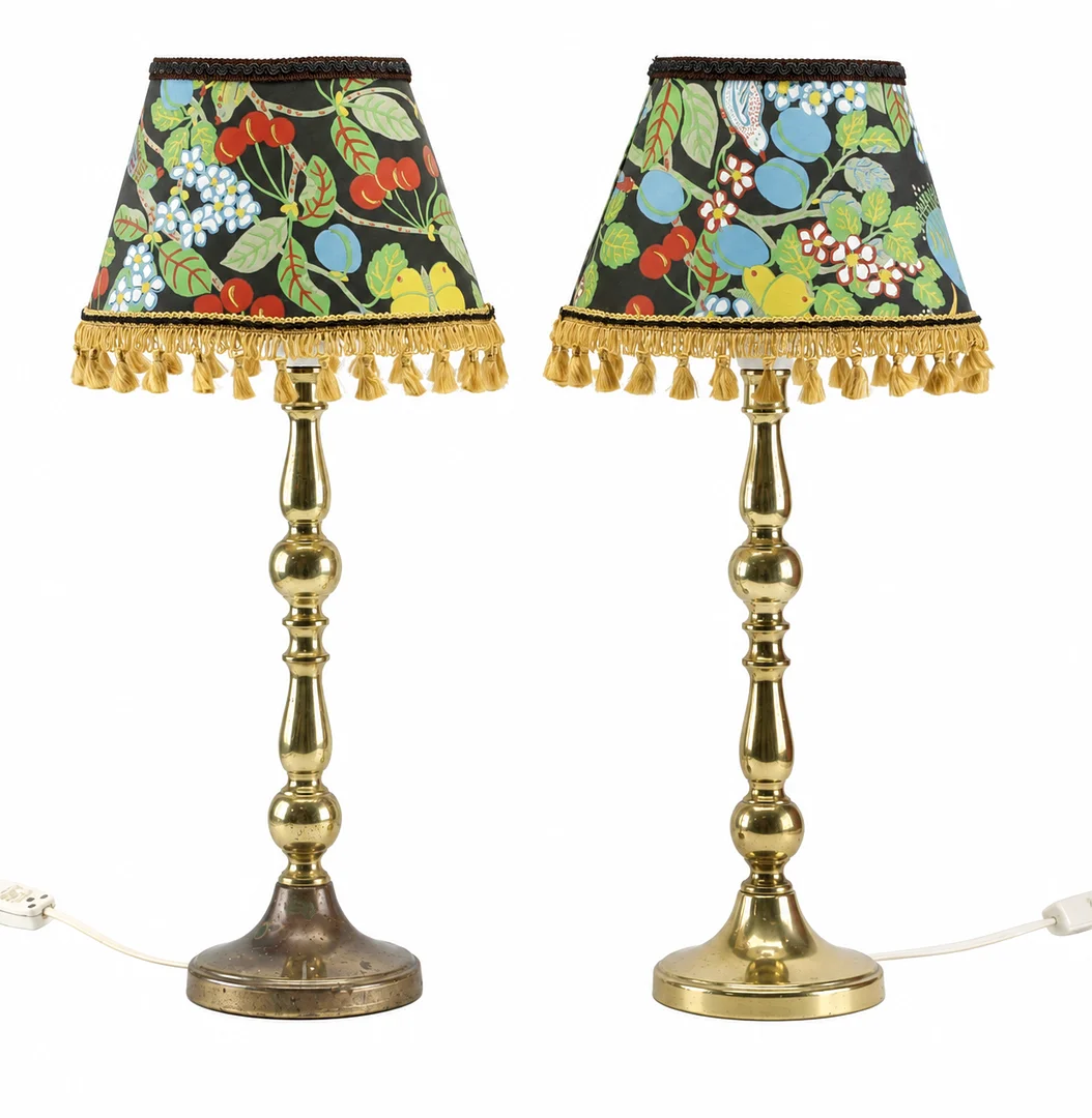 BORDSLAMPOR, ett par, mässing, 1900-talets andra hälft. — Table Lamps — Hälsinglands Auktionsverk