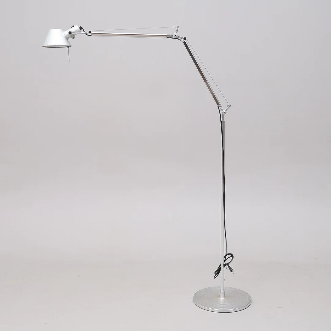 MICHELE DE LUCCHI & GIANCARLO FASSINA. GOLVLAMPA, "TOLOMEO", ARTEMIDE, MODELLEN FORMGIVEN 1990. — Floor lights — Crafoord Auktioner Lund