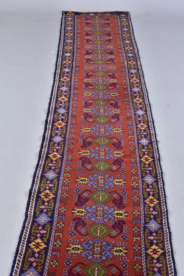 MATTA, old Kaukasus galleri. — Oriental Carpets & Textiles — Halmstads Auktionskammare