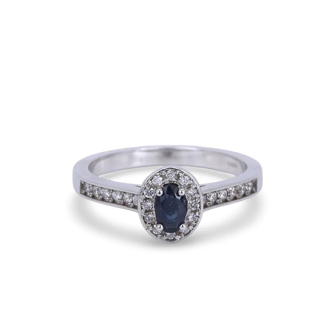 18CT GOLD SAPPHIRE & DIAMOND CLUSTER RING. — Rings — Chalkwell Auctions