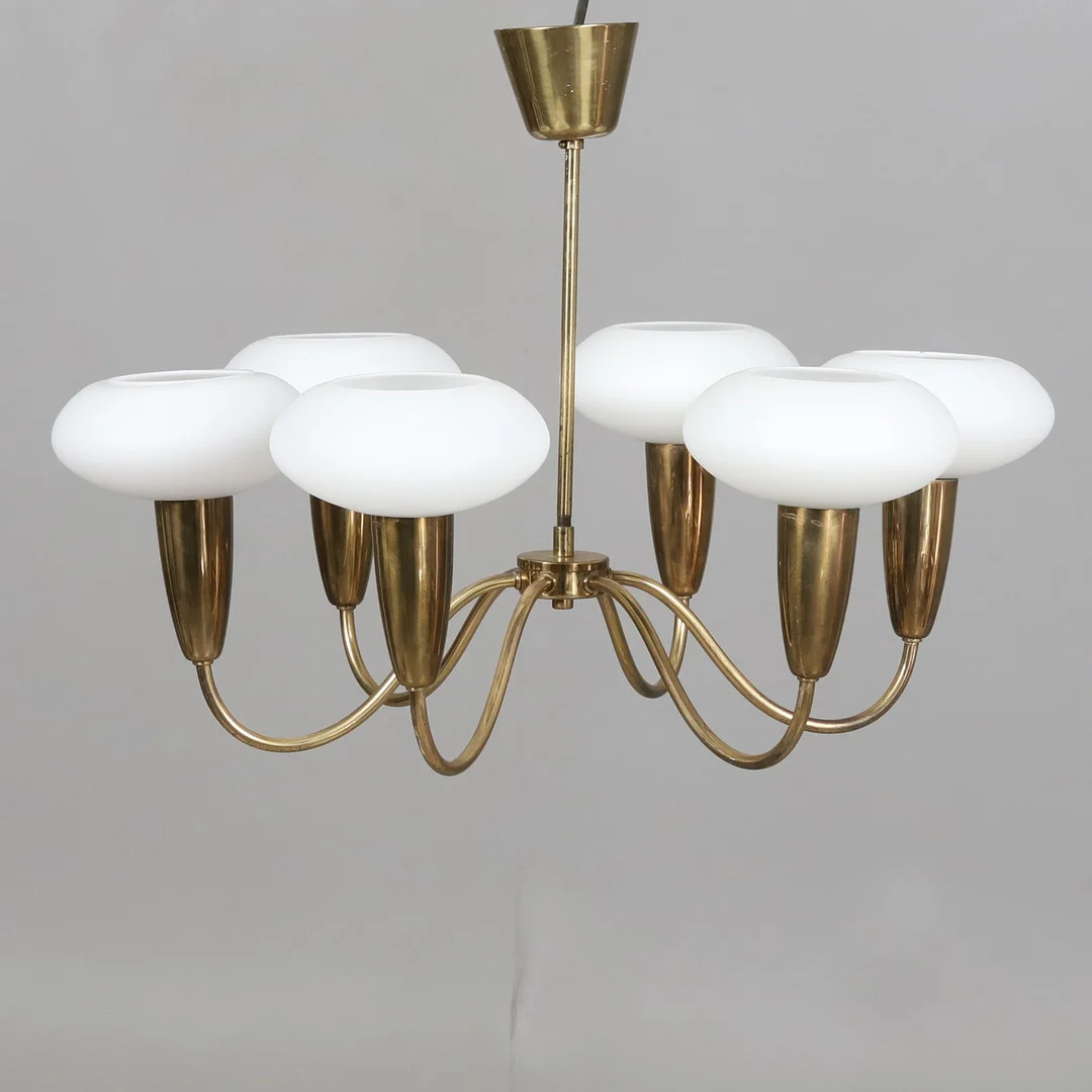 TAKLAMPA. Mässing med vit opaka glaskupor, Swedish Modern, 1940/50-tal. — Ceiling lights — Örebro Stadsauktioner