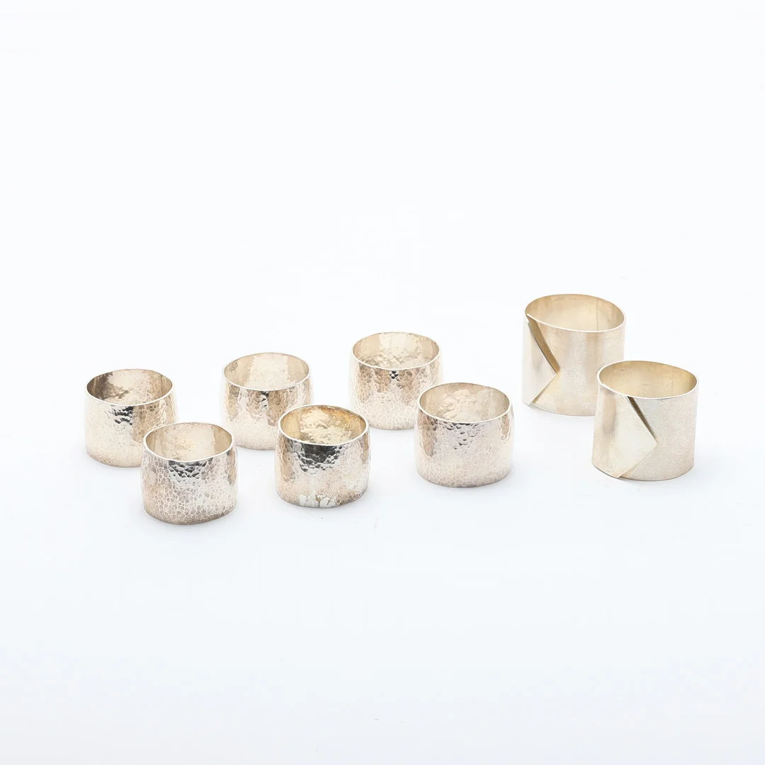SERVETTRINGAR. Silver, 8 stycken. — Silver — Uppsala Auktionskammare
