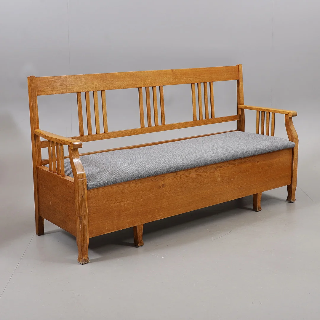 KÖKSSOFFA, 1900/2000-tal. — Sofas & Seatings — Växjö Auktionskammare