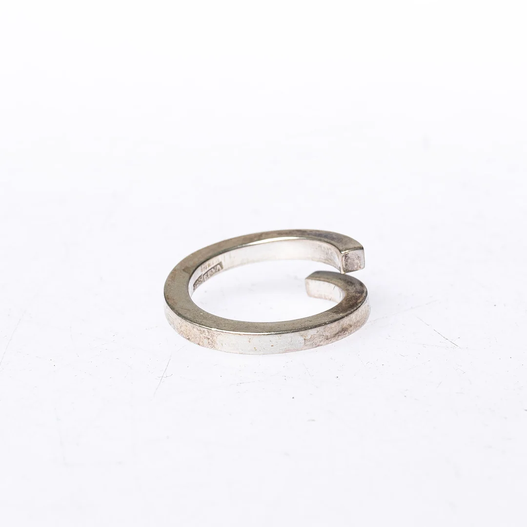 EFVA ATTLING. Ring, sterlingsilver, "Twist", signerad. — Rings — Handelslagret Auktionsservice