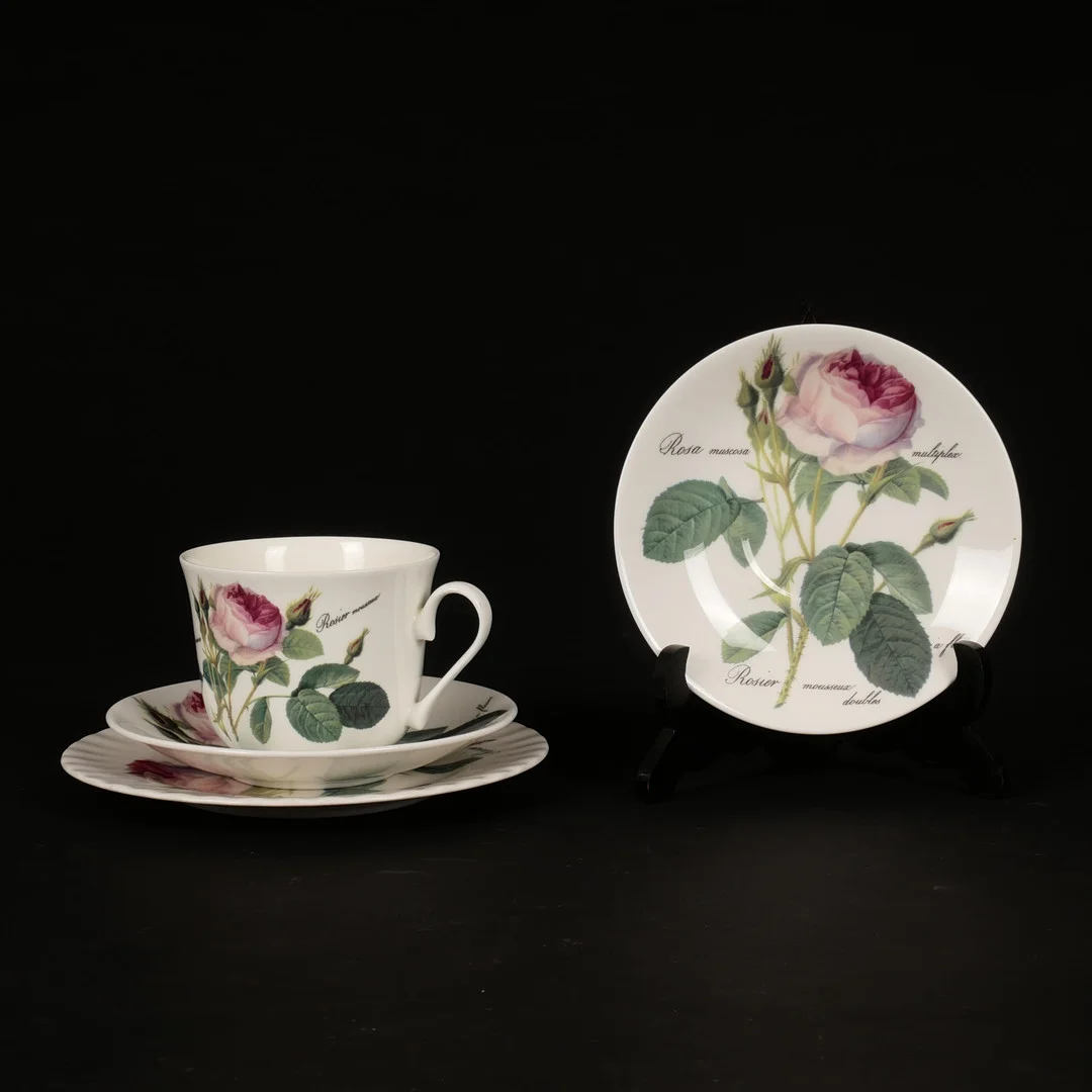 FRUKOSTKOPP, porslin, Roy Kirkham, England, 2006. — Tableware — Auktionsfirma Kenneth Svensson i Kalmar