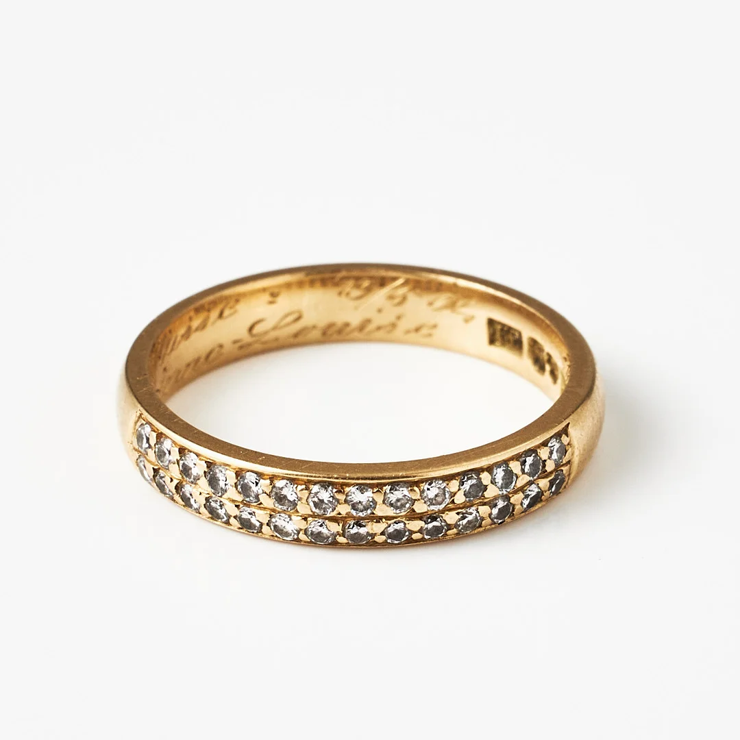 HERIBERT ENGELBERT, halvalliansring, 18 k guld, dekor med 28 småbriljanter, Stockholm 1998. — Rings — Stockholms Auktionsverk Magasin 5