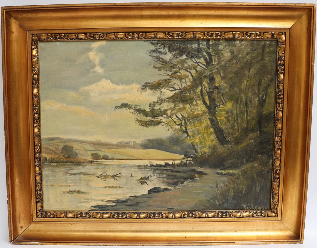 OIDENTIFIERAD KONSTNÄR. Landskap med vattendrag, 1900-talets början, oljemålning på duk, otydligt signerad. — Paintings — Falun Auktionsbyrå