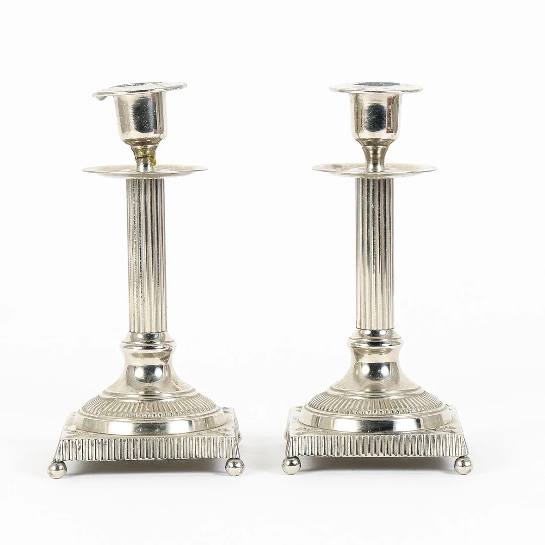 LJUSSTAKAR paret, vitmetall. — Candlesticks — Karlstad Hammarö Auktionsverk