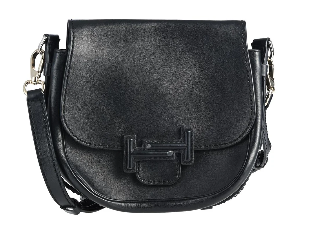 VÄSKA, TOD´S, svart läder, silverfärgade beslag, 23x21x5 cm, avtagbar axelrem. — Accessoarer/Väskor — Kaplans
