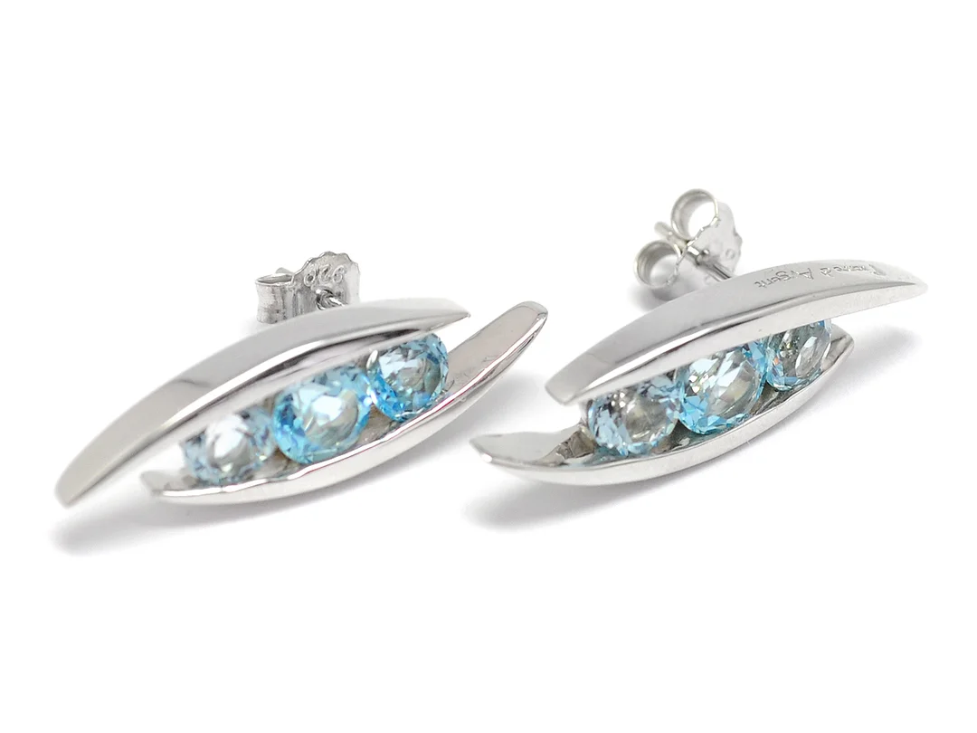 ÖRHÄNGEN, sterlingsilver med 6 st blå topaser, stift, Pierre d´ Argent — Smycken/Örhängen — Kaplans