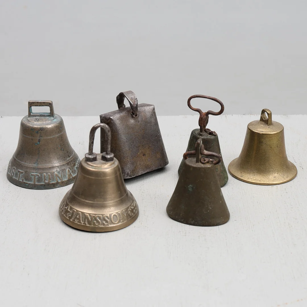 KLOCKOR, 6 st, mässing, 1800/1900-tal. — Other — Gomér & Andersson Jönköping