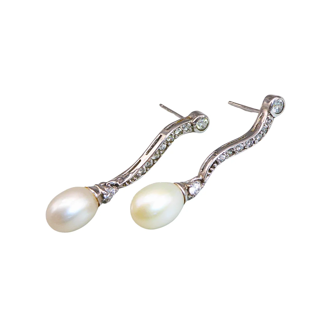 PAAR OHRSTECKER AUS SILBER MIT PERLENPENDELN UND STEINBESATZ. — Earrings — Auktionshaus Stuber's Hammerschlag