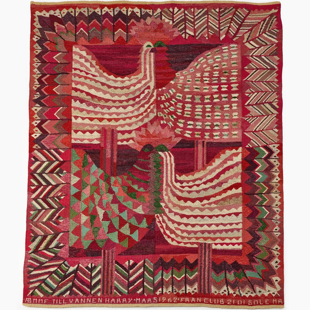 MARIANNE RICHTER (1916-2010). Vävd tapet, "Tuppamatta", Märta Måås-Fjetterström AB, Båstad, 1962, signerad AB MMF MR, gobelängteknik. — European Carpets & Textiles — Crafoord Auktioner Stockholm