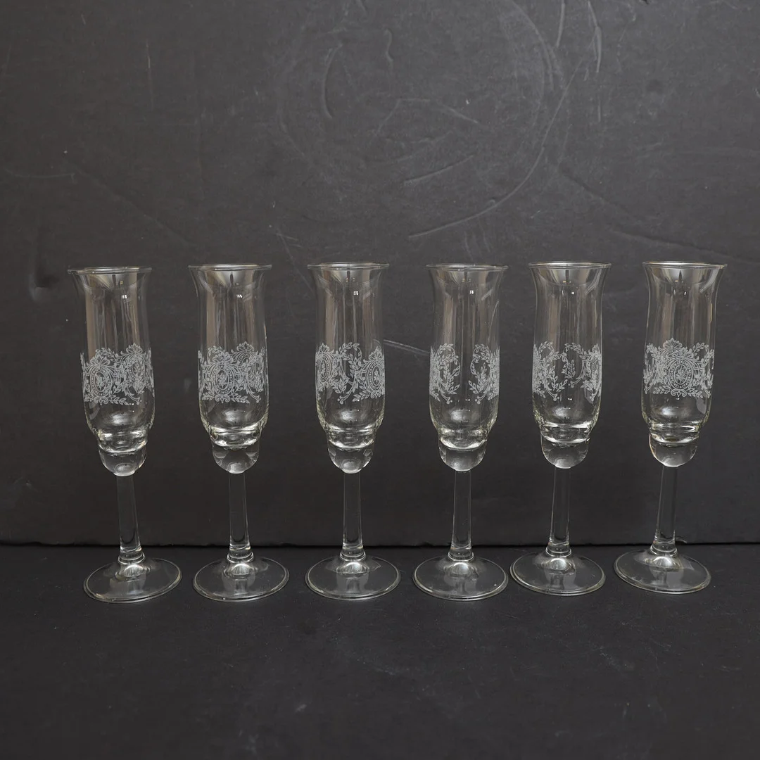 CHAMPAGNEGLAS, 6st, med dekor av lagerkransar. — Utility glass — Falun Auktionsbyrå