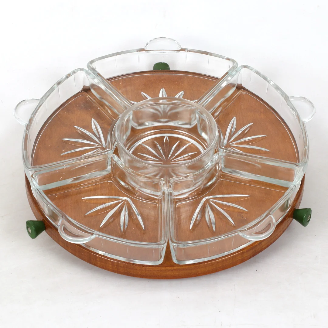 CABARETFAT, Roterande träfat med pressglas, 1950-TAL. — Utility glass — Stadsauktion Sundsvall