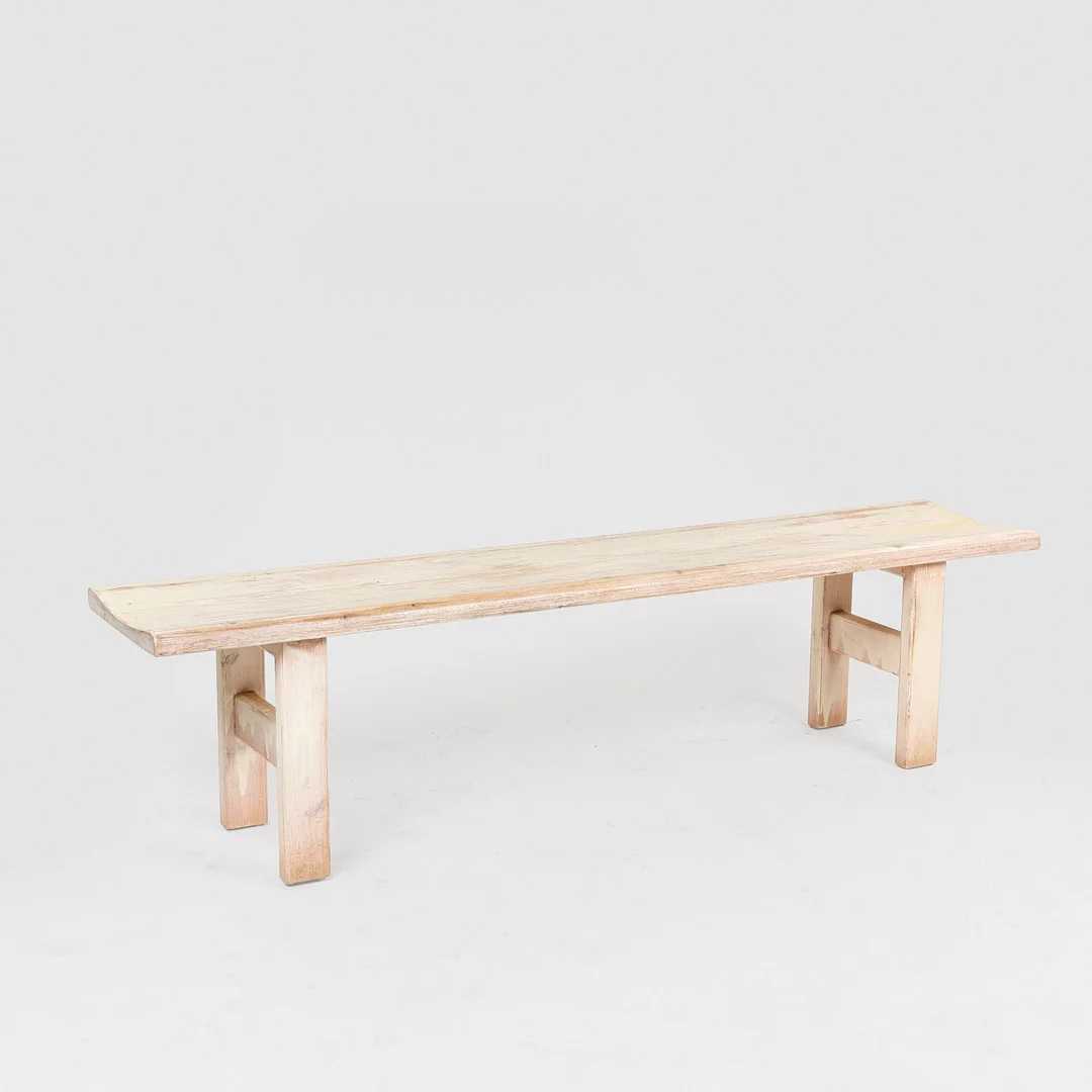 Aflang bænk af ludbehandlet fyrretræ, 1970/80'erne. — Armchairs & Chairs — Palsgaard Kunstauktioner