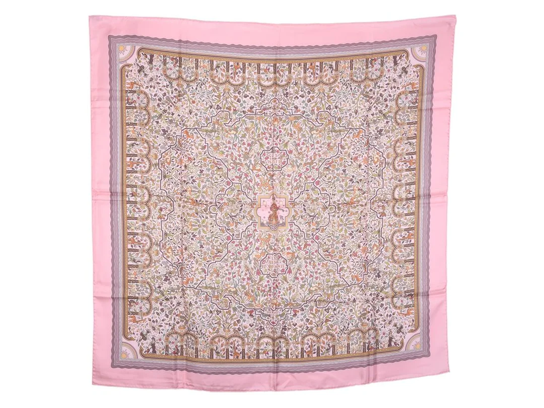 HERMÈS, SCARF, Les Jardins d´Arménie, Karen Petrossian, 100% siden, 90x90 cm, multifärgad, rosa, grön, beige, originalfodral. Excellent Condition. — Accessoarer/Scarves — Kaplans