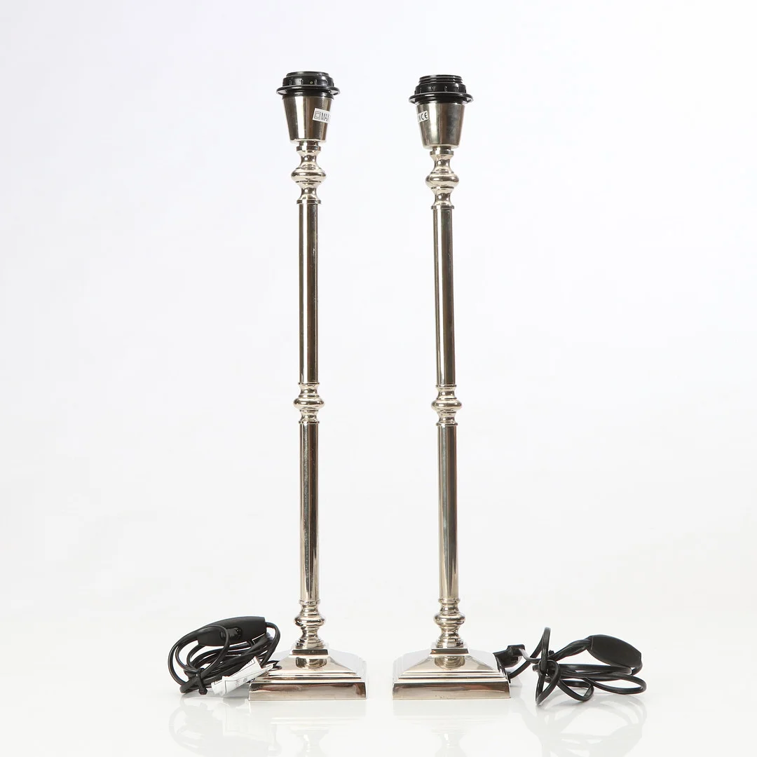 PAREX, BORDSLAMPOR, ETT PAR. Förkromad metall. Samtida tillverkning. — Table Lamps — Skånes Auktionsverk