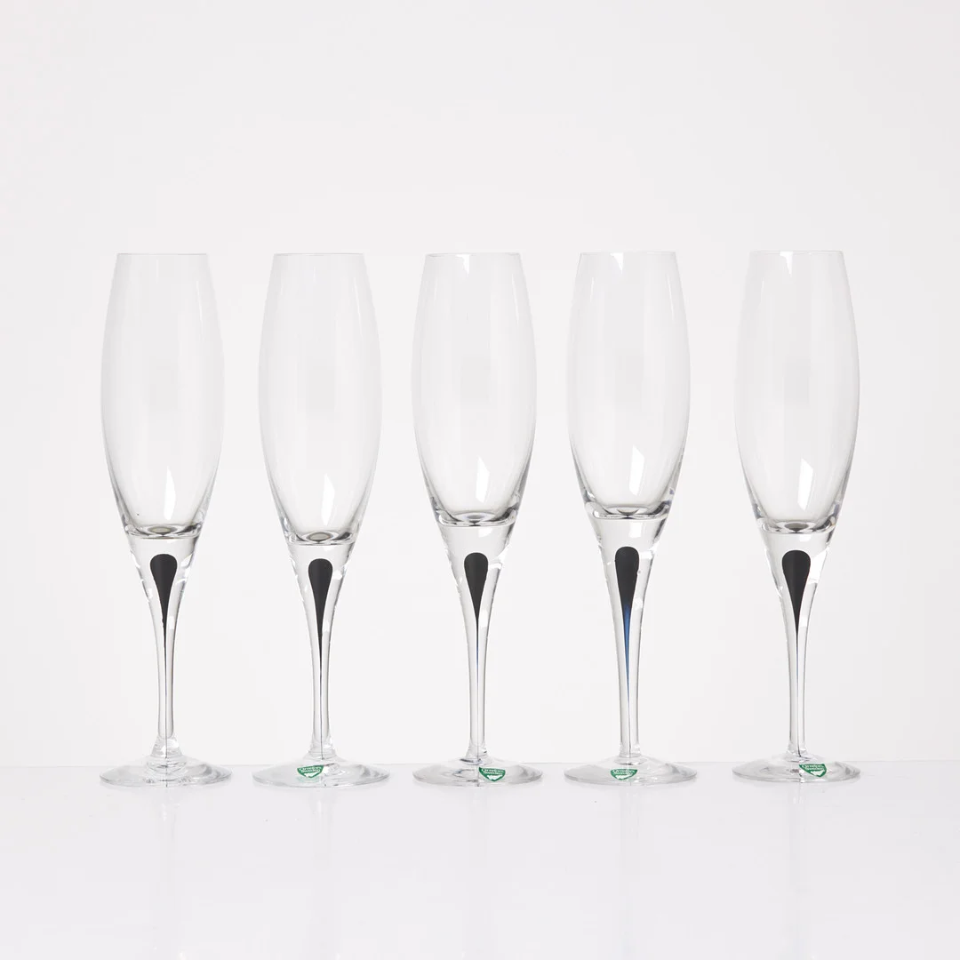 ERIKA LAGERBIELKE. Champagneglas, 5 st. "Intermezzo", Orrefors, delvis etikettmärkta. — Utility glass — Stockholms Auktionsverk Sickla