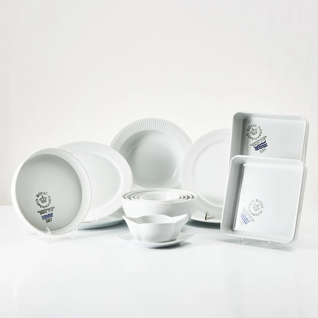 KUNGLIG DANSK, "White Fluted", servisdelar, 15 st, Danmark, porslin. — European — Stockholms Auktionsverk Magasin 5