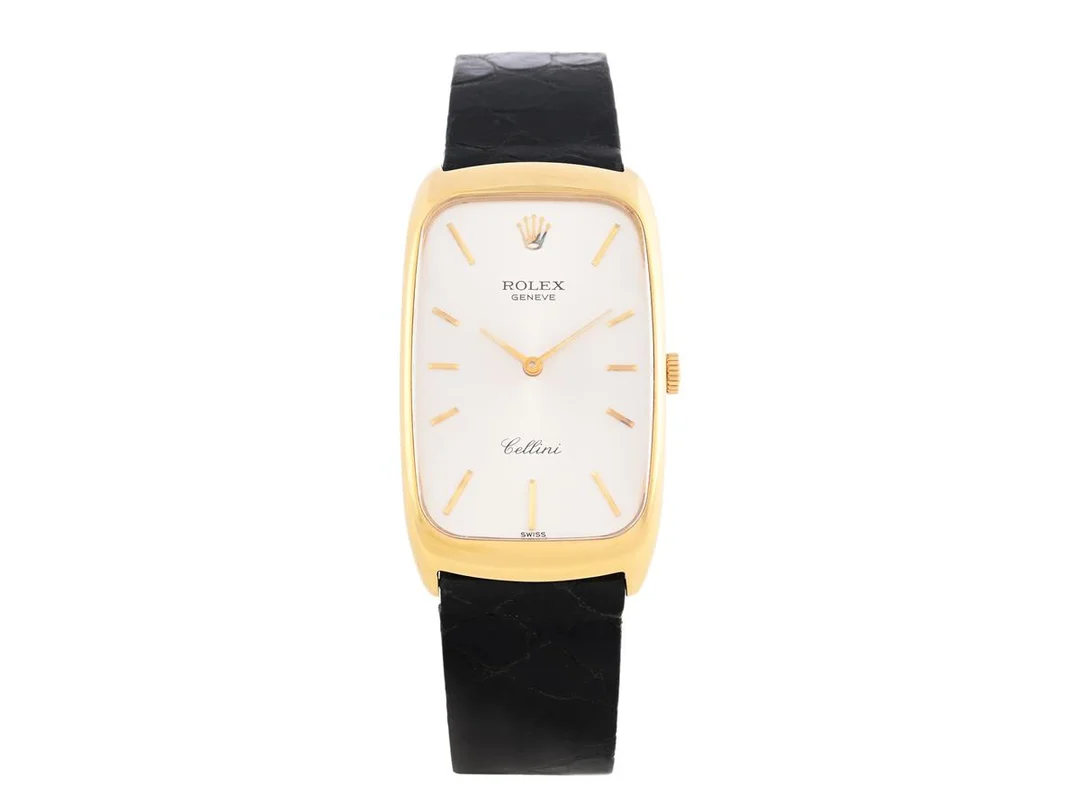 ROLEX, Geneve, Cellini (Swiss), Ref nr. 4108, Serie nr. 4320761, Cal 1601, Boett nr. 4108 / 7 15, herrur, 24,5 x 39,5 (41,5) mm, 18K guld, manuell, safirglas, läderband, originalspänne i 18K guld, ca 1976, fodral (skadat). — Klockor/Rolex — Kaplans