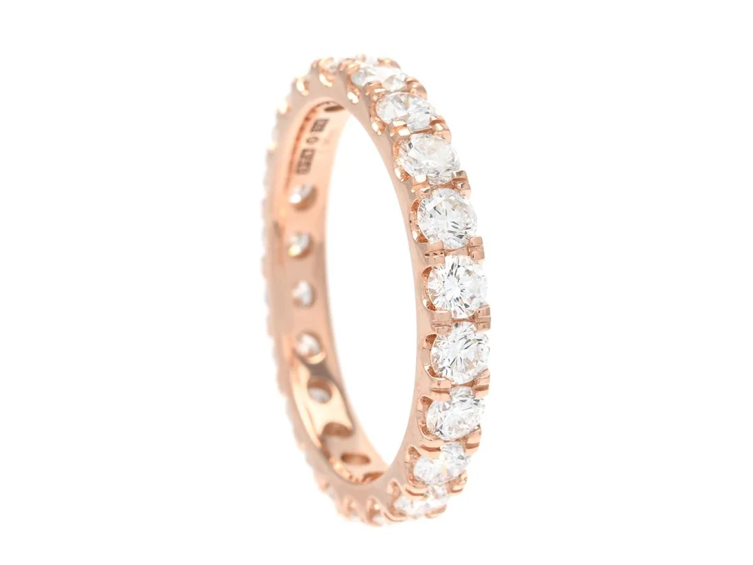 HELALLIANSRING, 18K roséguld, 22 briljantslipade diamanter ca 1,90 ctv, ca TW-W/VS-SI, stl 17,25 mm, 3,3 g. — Smycken/Alliansring — Kaplans