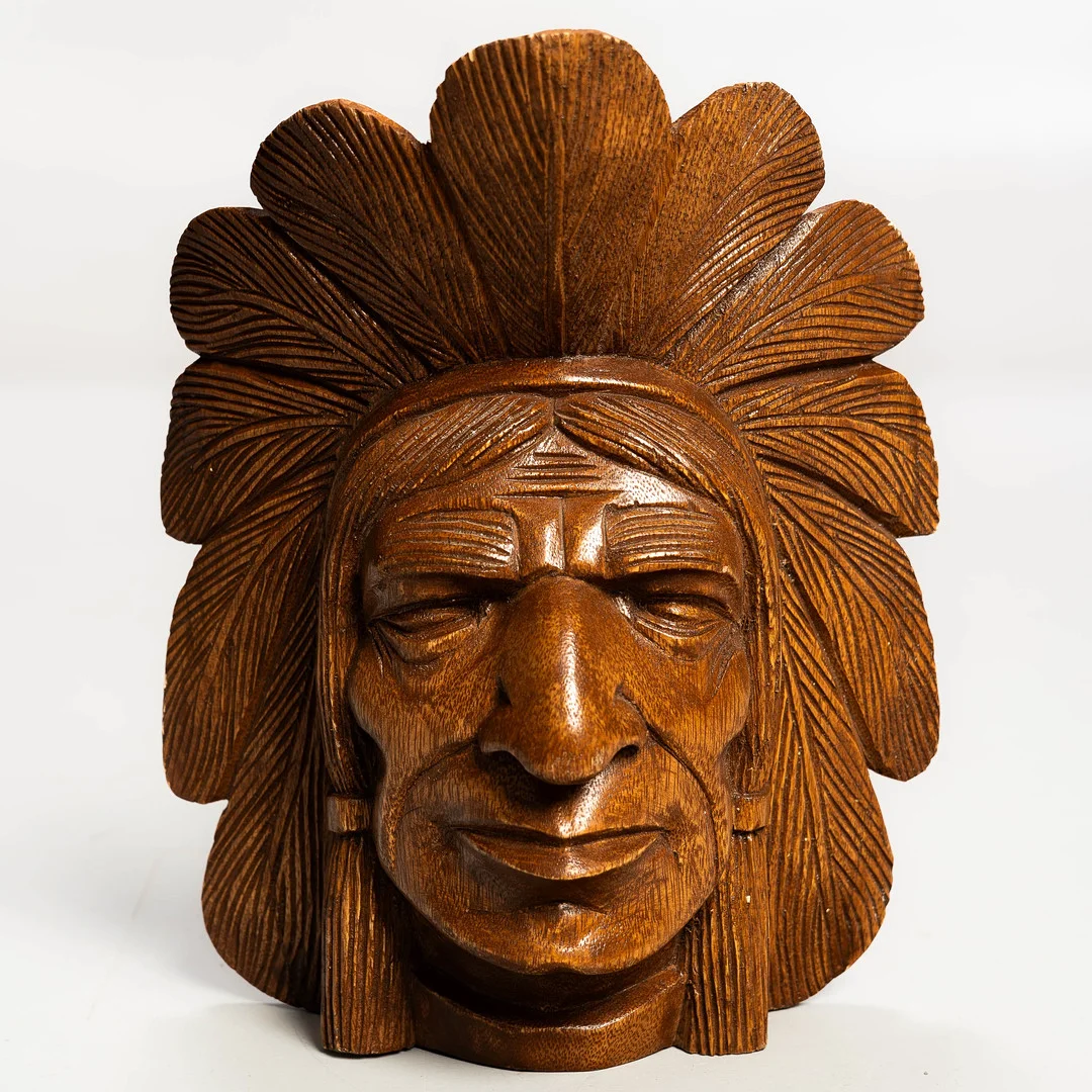 Indian-mask, Snidat trä, 1900-tal. — Sculptures & Bronzes — Norrlands Auktionsverk