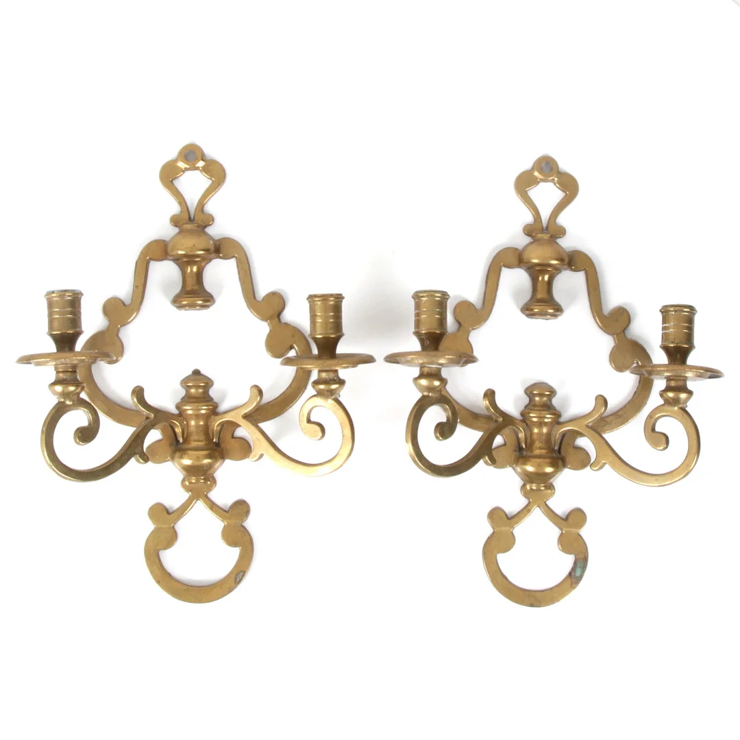 VÄGGLJUSSTAKAR ett par, mässing, 1900-tal. — Candlesticks — Stadsauktion Sundsvall