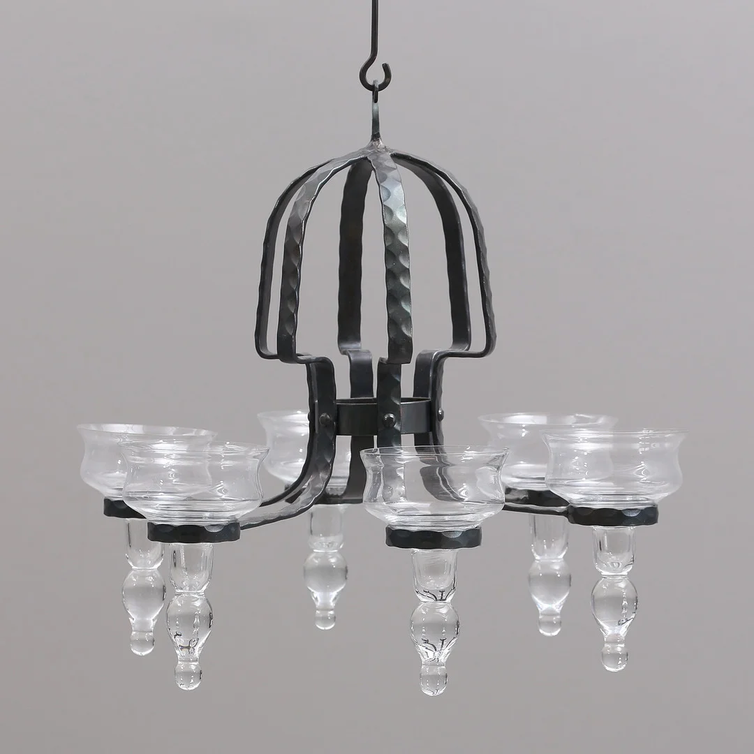 BERTIL VALLIEN. Ljuskrona, "Lilla Påven", glas/smide, Boda. — Chandeliers — Auktionshuset Thelin & Johansson