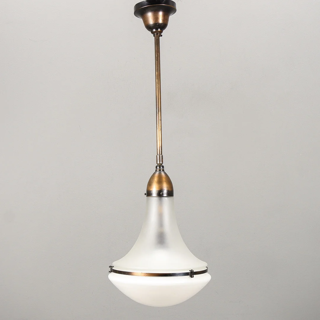 PETER BEHRENS. Taklampa AEG "Luzette". — Ceiling lights — Karlstad Hammarö Auktionsverk