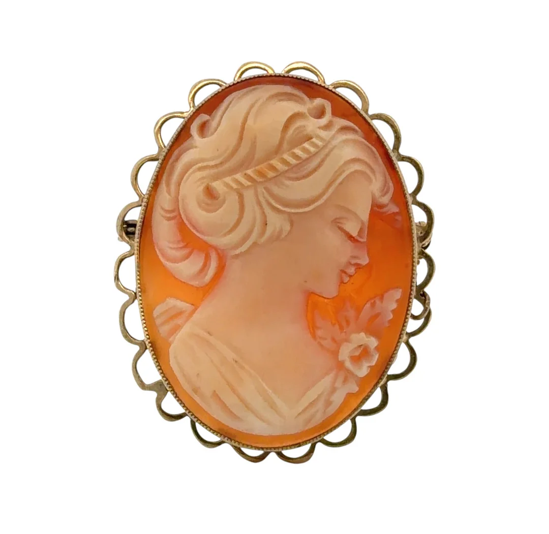 9CT GOLD CAMEO PENDANT / BROOCH. — Brooches & Pendants — Griffin’s Auctioneers