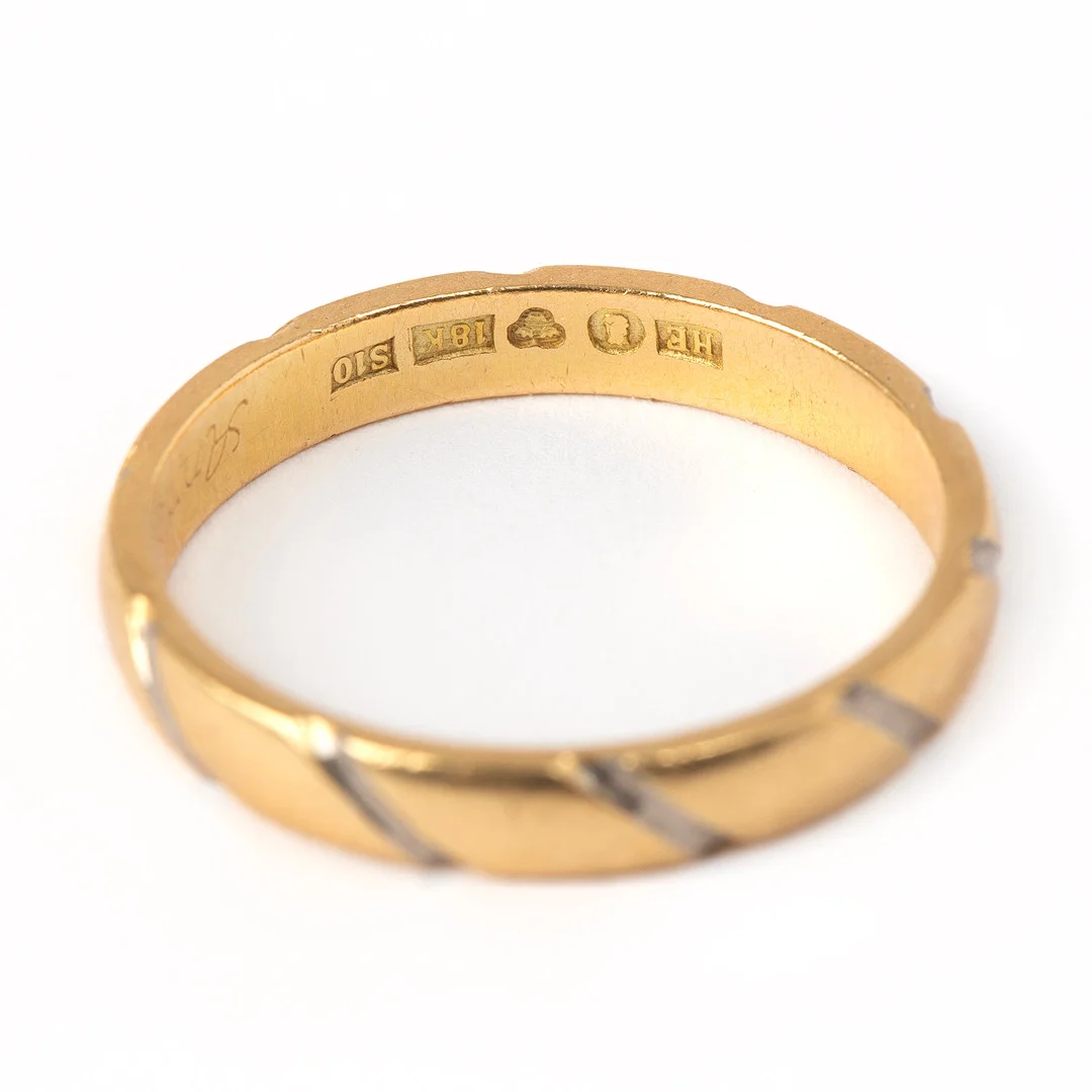 RING. 18K guld och vitguld, Engelbert, Stockholm, 1992. — Rings — Stockholms Auktionsverk Göteborg