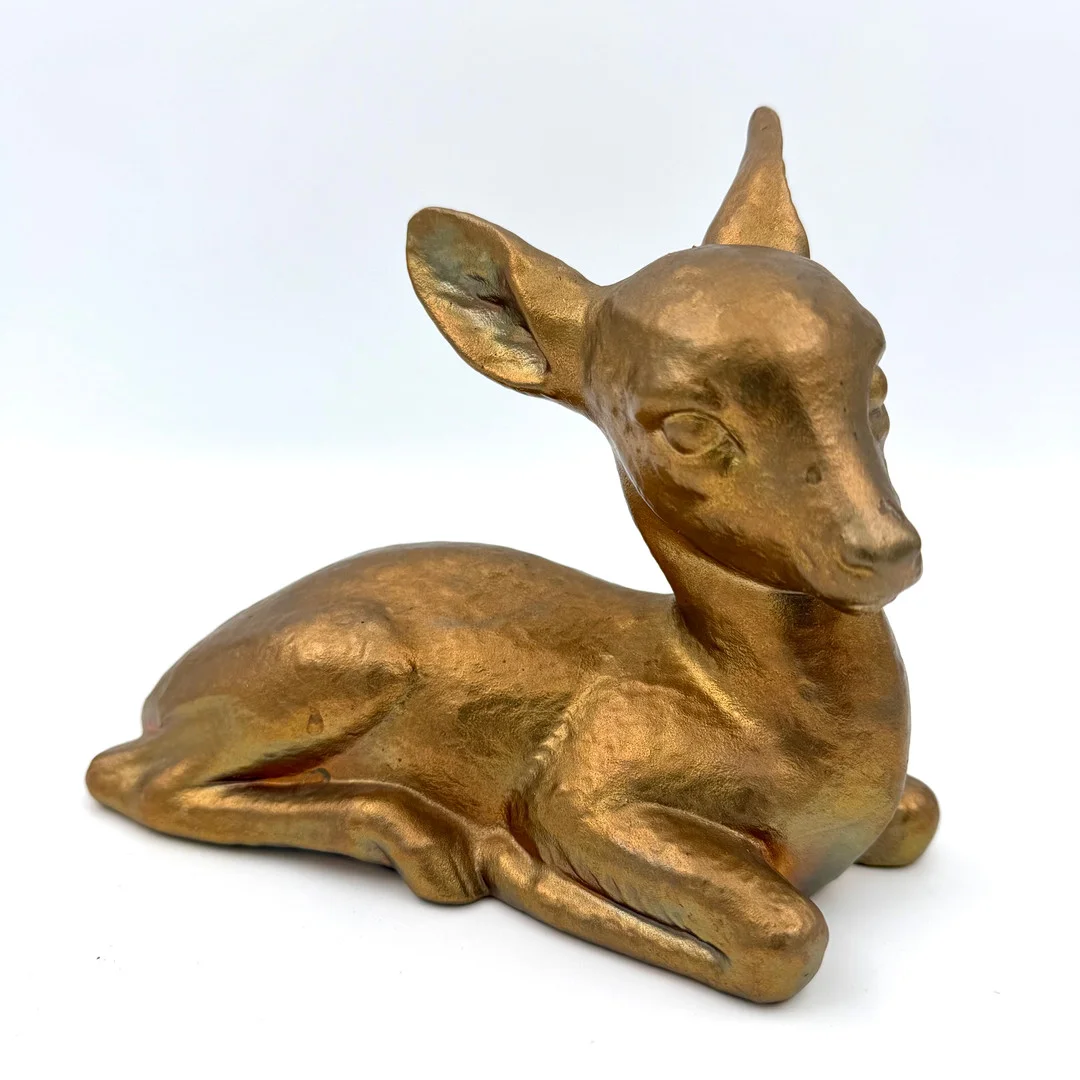 FIGURIN, rådjurskid, 1930/40-tal, Schaubach Kunst, Tyskland, guldbronserad parian. — European — Skandia Auktion