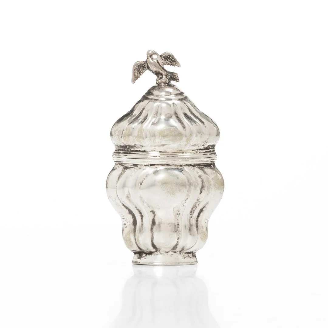 Poul Jensen Theilgaard, luktdosa/huvudvandsæg, silver, Odense, Danmark (verksam 1795-1820). — Silver/Övrigt — Bukowskis